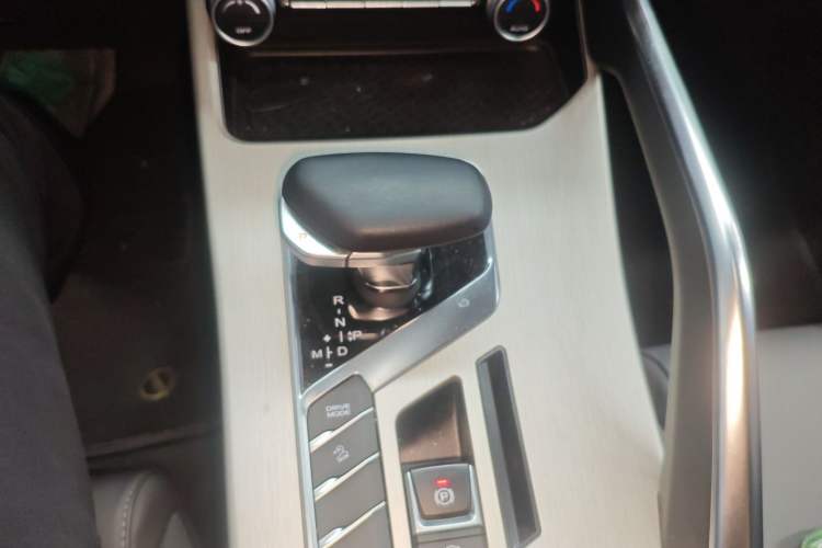 Used Geely Auto Coolray 2023 1.5T DCT Platinum Edition
