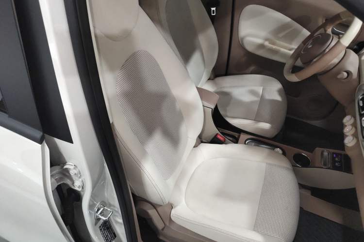 Used Wuling Hongguang MINIEV 2025 Four-Door Version Zhenxiang+ Edition Right Front Seat