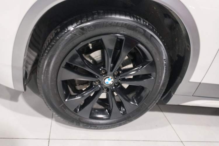 Used BMW X2 2021 sDrive20i M Sport Package Left Front Wheel Hub