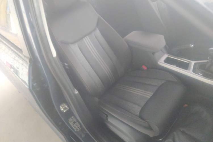 Used Wuling Jiachen 2022 1.5L Manual Enjoyment Elite Model
