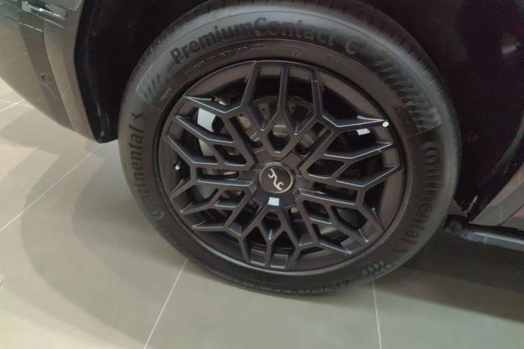 Used Yangwang U8 2023 Luxury Edition Right Rear Wheel Hub