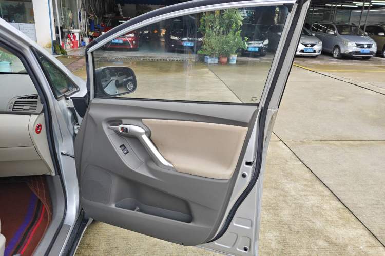 Used Toyota Verso 2015 180E CVT Crossover Edition
