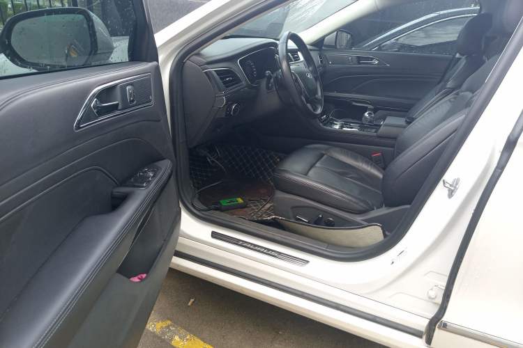 Used Ford Taurus 2019 EcoBoost 245 Premium Edition Driver Seat