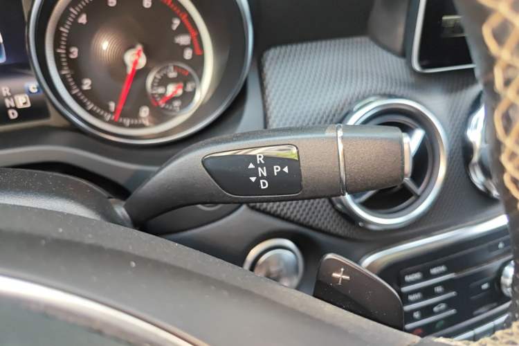Used Mercedes-Benz GLA 2017 GLA 200 Fashion Model Gear Lever