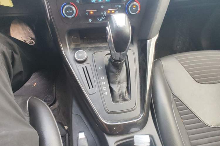 Used Ford Focus 2017 Hatchback 1.6L Automatic Fashion Edition Smart Drive Version