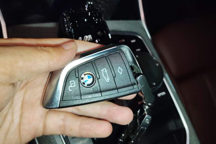 Used BMW 4 Series 2022 Second Facelift 430i Convertible M Sport Night Edition Package Vehicle Key