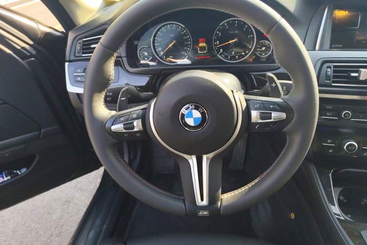 Used BMW 5 Series 2015 535Li Leading Model
