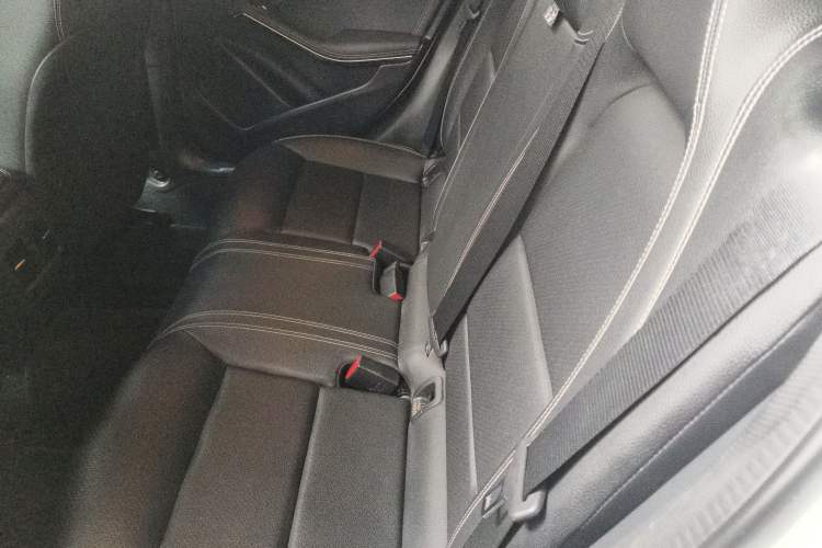 Used Mercedes-Benz GLA 2017 GLA 200 Fashion Model Left Rear Seat