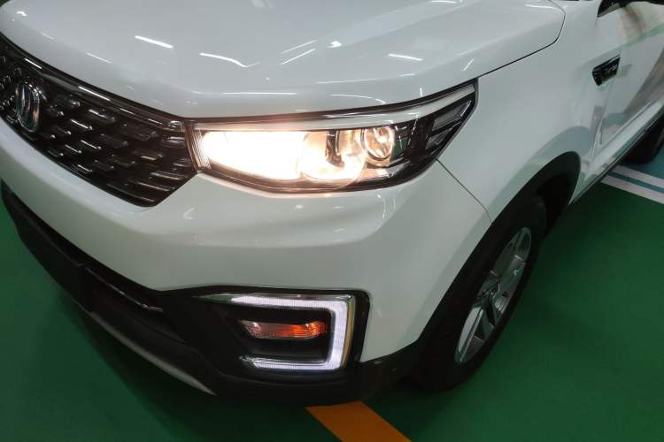 Used CHANGAN CS55 2018 1.5T Automatic Colorful Edition China V Standard Left Front Headlight