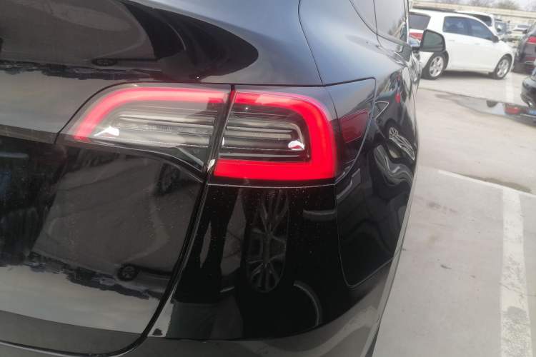 Used Tesla Model Y 2021 Standard Range Rear-Wheel Drive Version Exterior 3