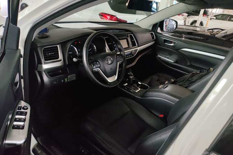 Used Toyota Highlander 2015 2.0T Four-Wheel Drive Luxury Edition 7-Seater Driver Seat