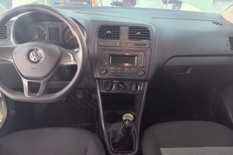 Used Volkswagen Polo 2018 1.5L Manual Drive-Comfort Model Center Console