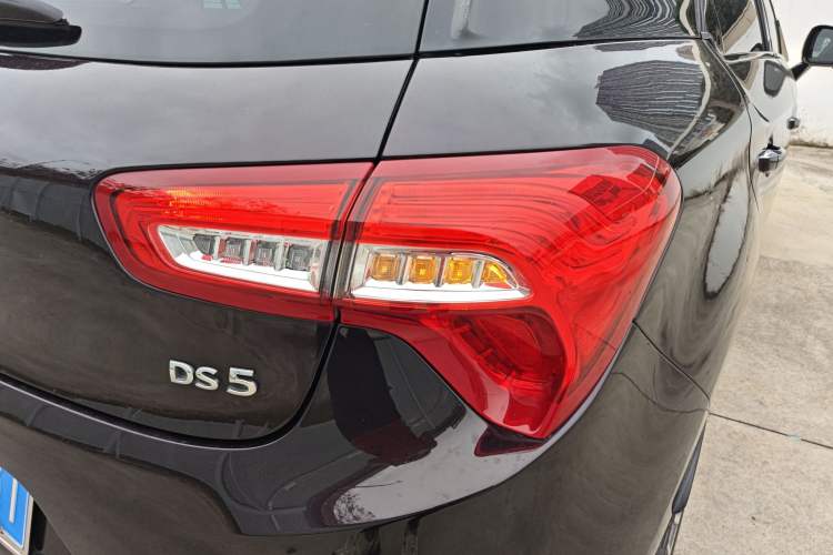 Used DS 5 2014 1.6T Luxury Edition THP200
