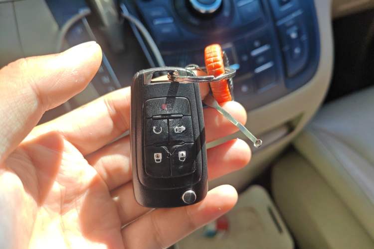 Used Buick GL8 2018 28T Luxury Model China VI Standard Vehicle Key