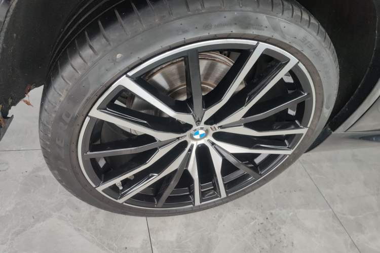 Used BMW X5 2022 xDrive 40Li Luxury Edition M Sport Package