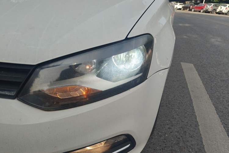 Used Volkswagen Polo 2014 1.6L Automatic Comfort Edition Left Front Headlight