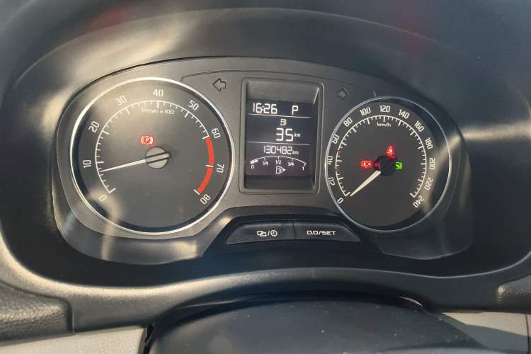 Used Skoda Fabia 2014 1.4L Automatic Crystal Edition
