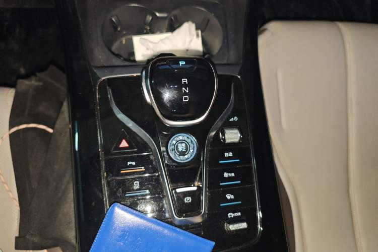 Used BYD Qin PLUS 2023 Champion Edition DM-i 55KM Leading Model Gear Lever