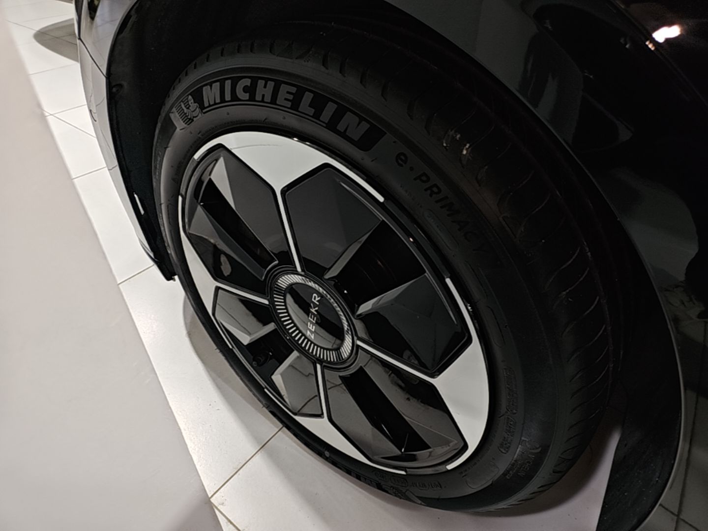 Zeekr 007 2025 Rear-Drive Intelligent Driving Version 75 kWh — снимка 10