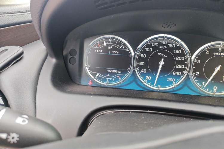 Used Jaguar XJ 2015 XJL 3.0 SC Elegant Business 80th Anniversary Limited Edition Odometer Close Up