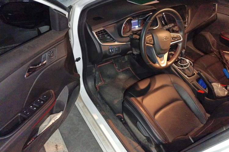 Used Chevrolet Monza 2020 Light Hybrid RS 330T Automatic Comfort Edition Driver Seat