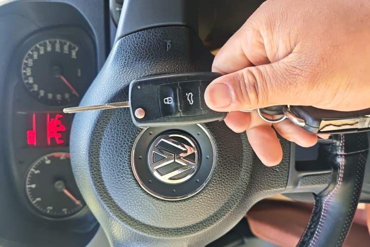 Used Volkswagen Jetta 2015 1.6L Automatic Fashion Model Interior 1