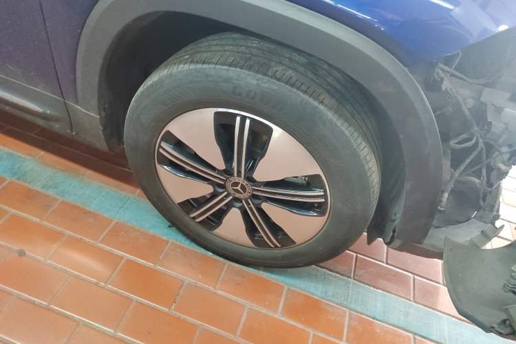 Used Mercedes-Benz EQB 2022 EQB 260 Right Front Wheel Hub