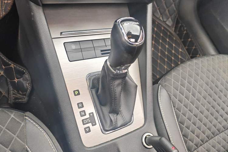 Used Skoda Octavia 2018 1.6L Automatic Luxury Edition