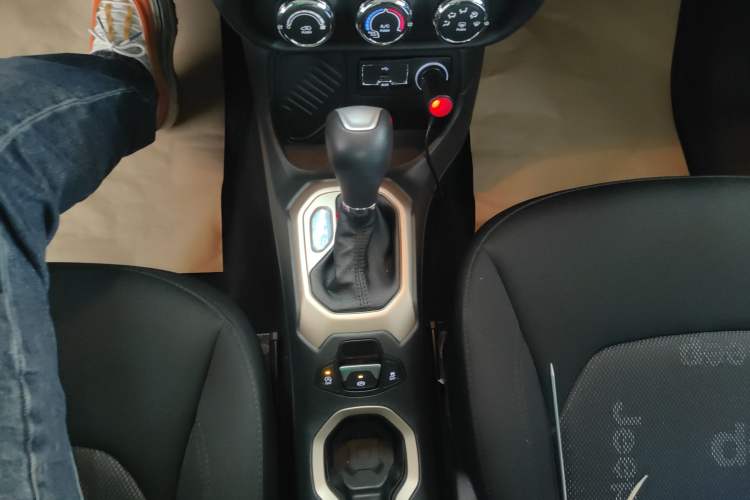 Used Jeep Renegade 2016 1.4T Automatic Kinetic Edition
