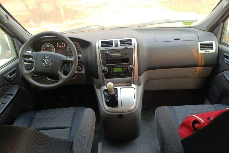 Used Foton Scenic G5 2021 2.0L Gasoline Commercial Version 6-Seater Multi-Purpose Passenger Vehicle 1TZS
