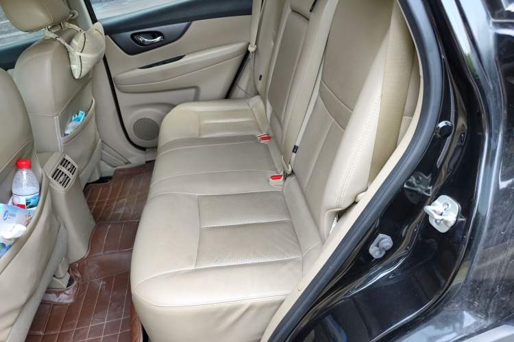 Used Nissan X-Trail 2015 2.0L CVT Comfort MAX Edition 2WD
