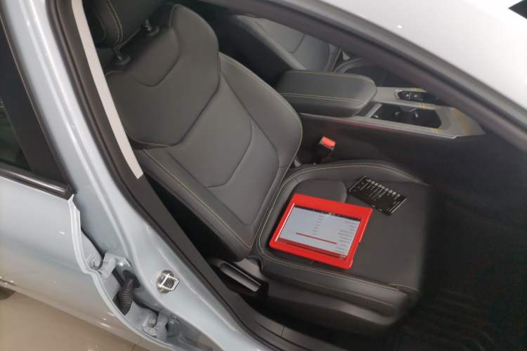 Used Geely Auto Emgrand L HiP 2024 Longteng Edition 1.5TD-DHT Pro 100KM Superior Model Right Front Seat