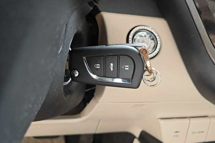 Used Toyota Camry 2019 2.0E Elite Edition China VI Standard Interior 1