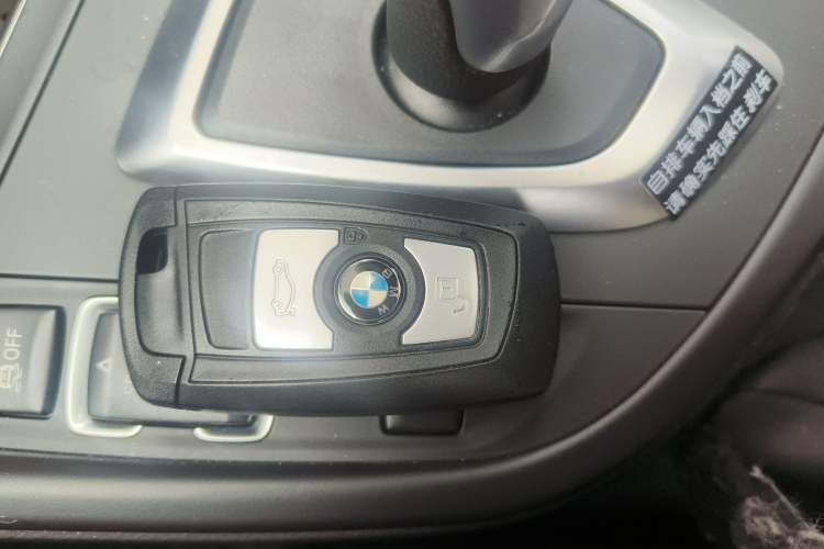 Used BMW 3 Series 2016 320i Fashion Model Interior 1