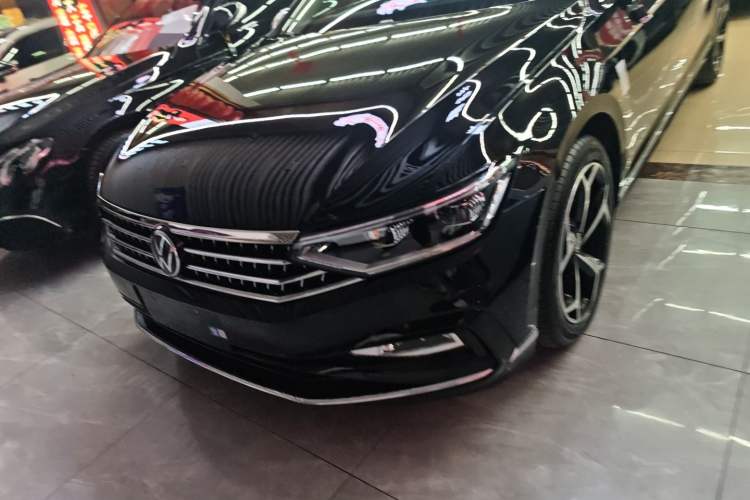 Used Volkswagen Magotan 2023 2 Million Units Limited Edition 330TSI DSG Leading Version Left Front Headlight