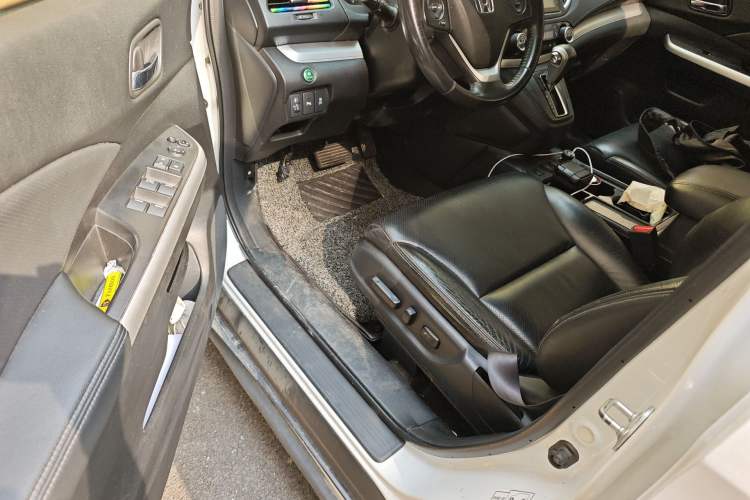 Used Honda CR-V 2015 2.4L two-wheel drive luxury version Driver Seat