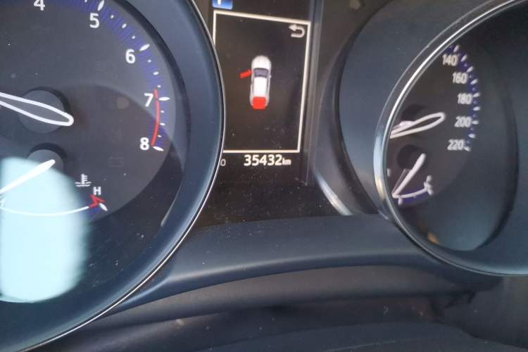 Used Toyota IZOA 2018 2.0L Yichi Version China VI Standard Odometer Close Up