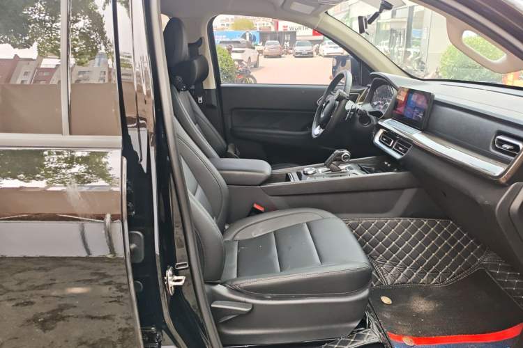 Used Great Wall Poer 2025 2.0T Commercial Pickup Truck Automatic Diesel 4x4 Comfort Edition Right Front Seat