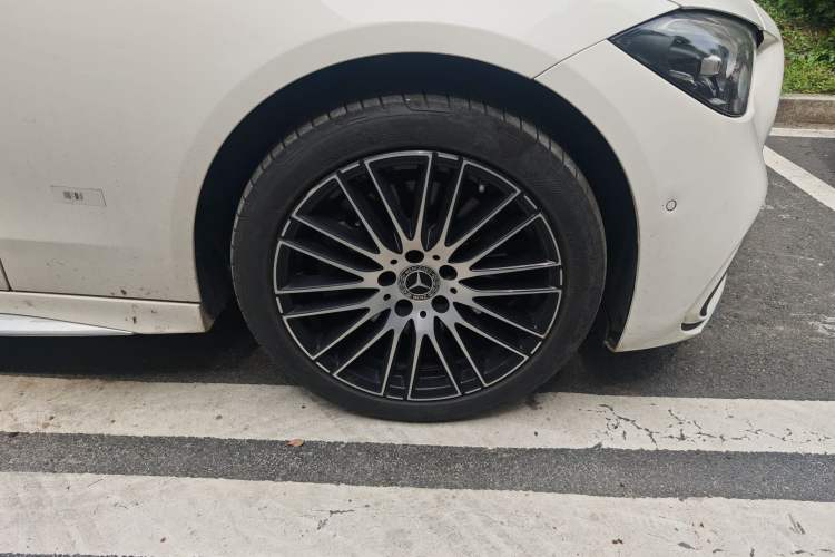 Used Mercedes-Benz C-Class 2023 Restyled C 260 L Sport Edition Right Front Wheel Hub