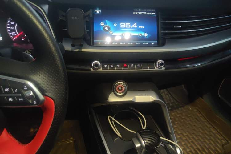 Used Haval H6 2017 Red-Label 1.5T Automatic Two-Wheel Drive Smart Edition Audio And AC Panel