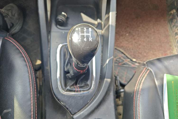 Used Changan CS35 2012 1.6L Manual Luxury Model China IV Standard
