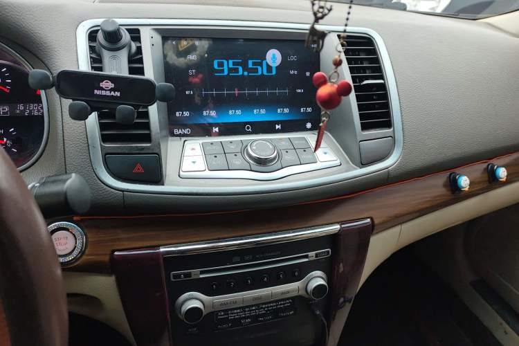 Used Nissan Teana 2011 2.0L XL Comfort Edition Audio And AC Panel