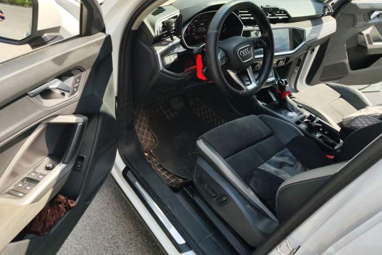 Used Audi Q3 2022 35 TFSI Progressive Dynamic Edition
