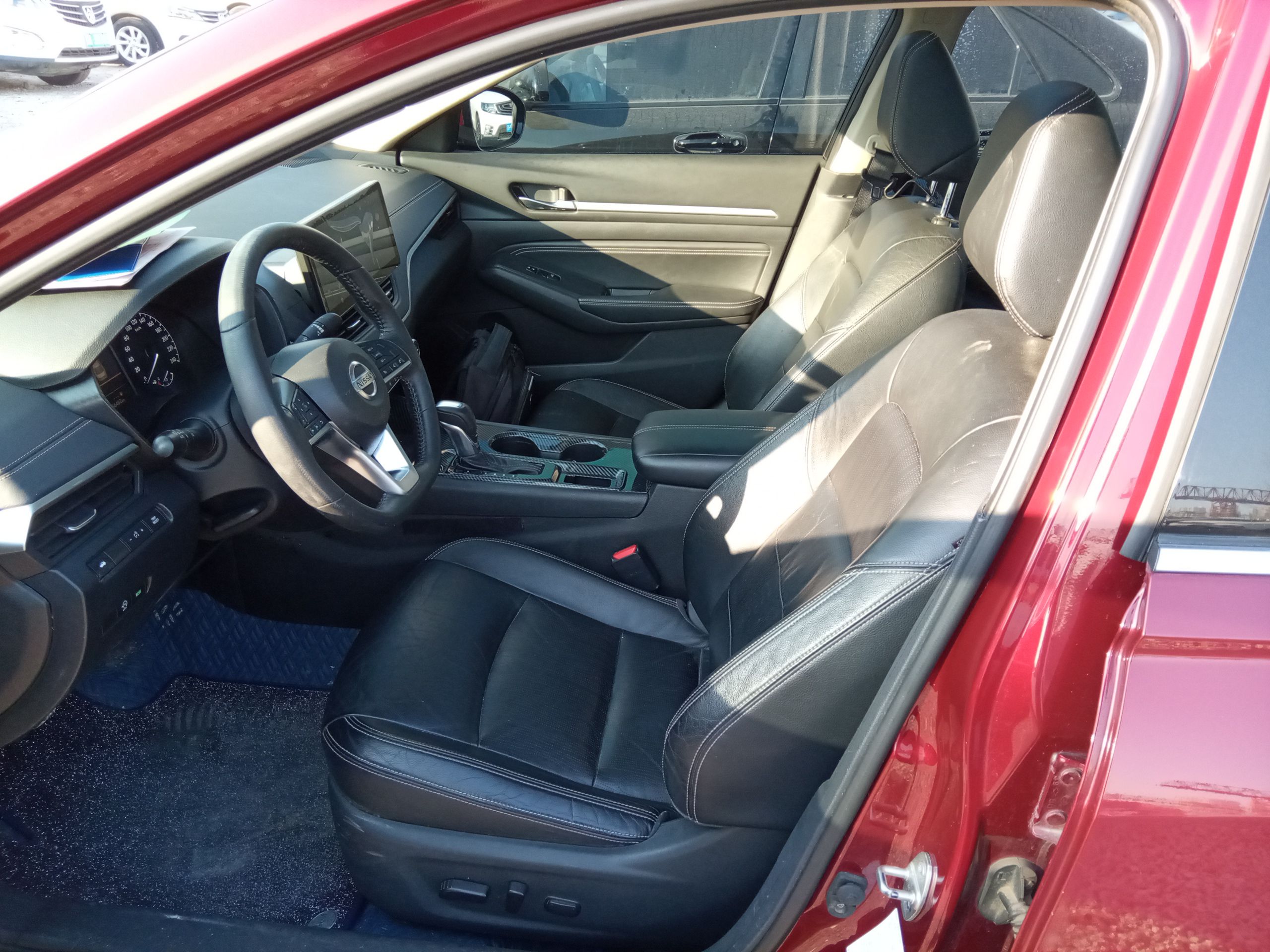 Переднее сиденье в автомобиле