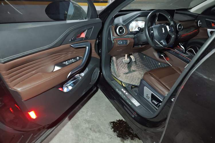 Used Wey VV7 2019 Upgraded Model 2.0T Flagship Version China V Standard