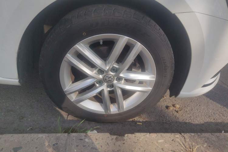 Used Volkswagen Gran Lavida 2015 1.6L Automatic Comfort Edition
