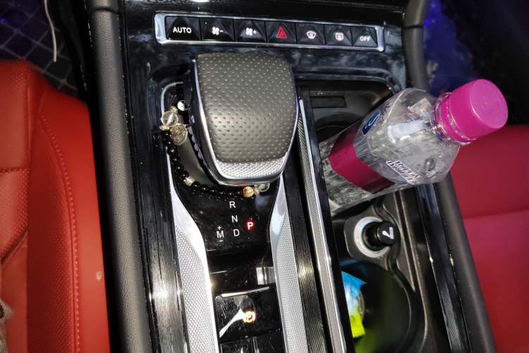 Used Hongqi H6 2024 2.0T ZhiShang Version
