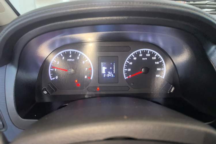 Used FORTHING Lingzhi 2023 M5L 1.6L Base Model 7 Seats