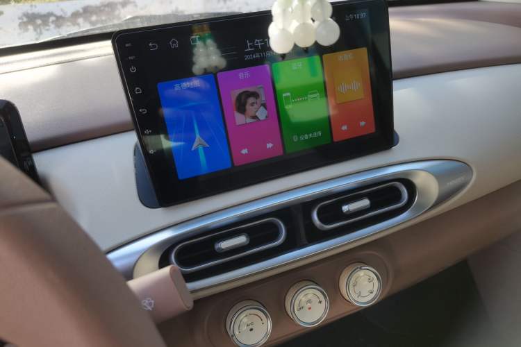 Used Wuling Hongguang MINIEV 2025 Four-Door Version Advanced Edition Audio And AC Panel