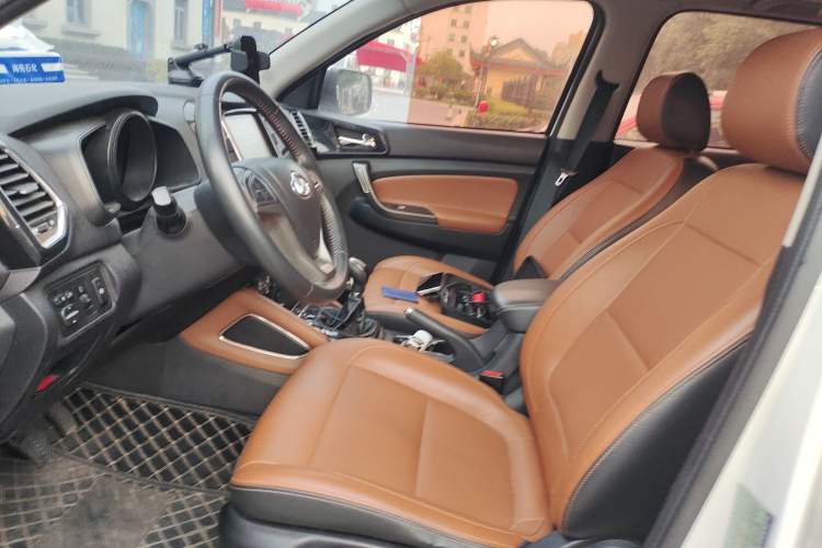 Used Oshan CX70 2017 CX70T 1.5T Manual High-Performance Edition